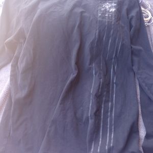 Woman's Burberry Brit black long-sleeved shirtqq